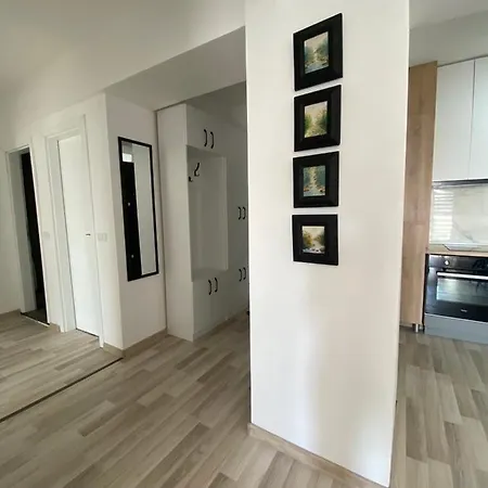 Appartement Maggie's Place Near Area Private Parking Skopje
