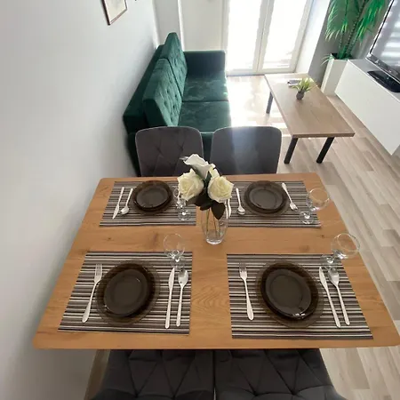 Maggie's Place Near Area Private Parking * Скоп'є