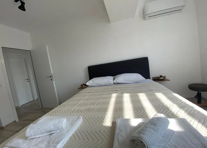 Apartment Maggie's Place Near Area Private Parking Skopje